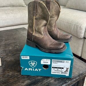 Kids size 10, gently used Ariat boots, brown with box